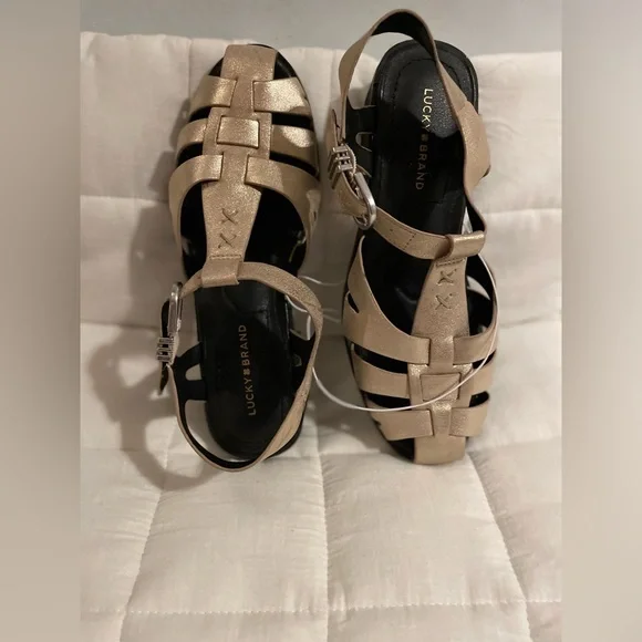 Lucky Brand Women's Metallic Sandals fisherman style - Picture 4 of 5